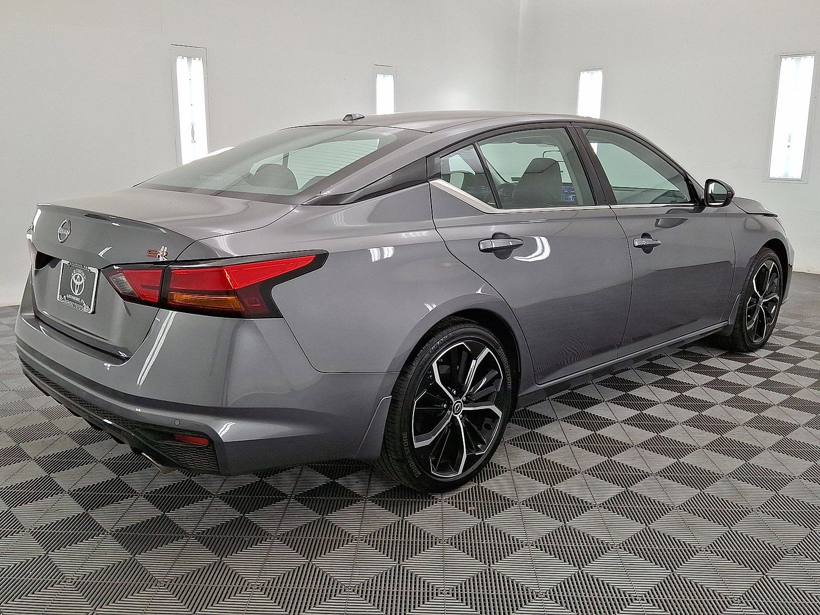 2025 Nissan Altima SR