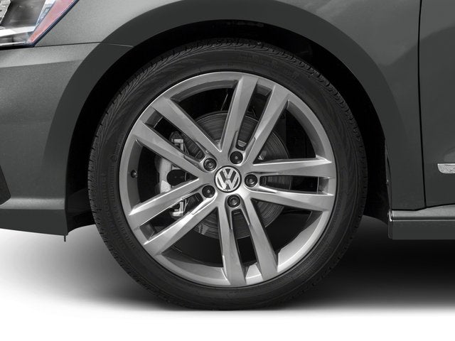 2017 Volkswagen Passat R-Line with Comfort Pkg