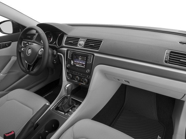 2017 Volkswagen Passat R-Line with Comfort Pkg