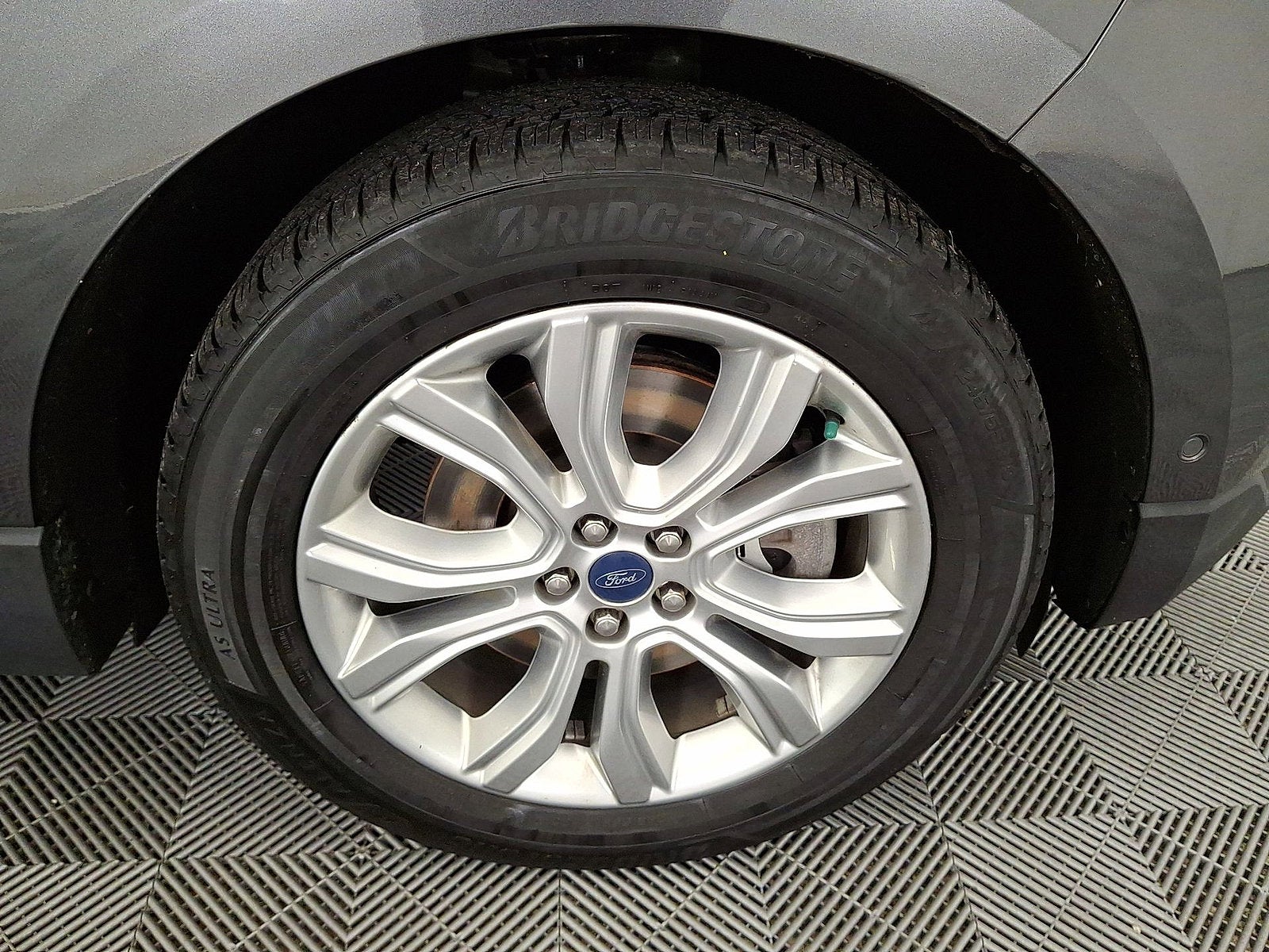 2020 Ford Edge Titanium