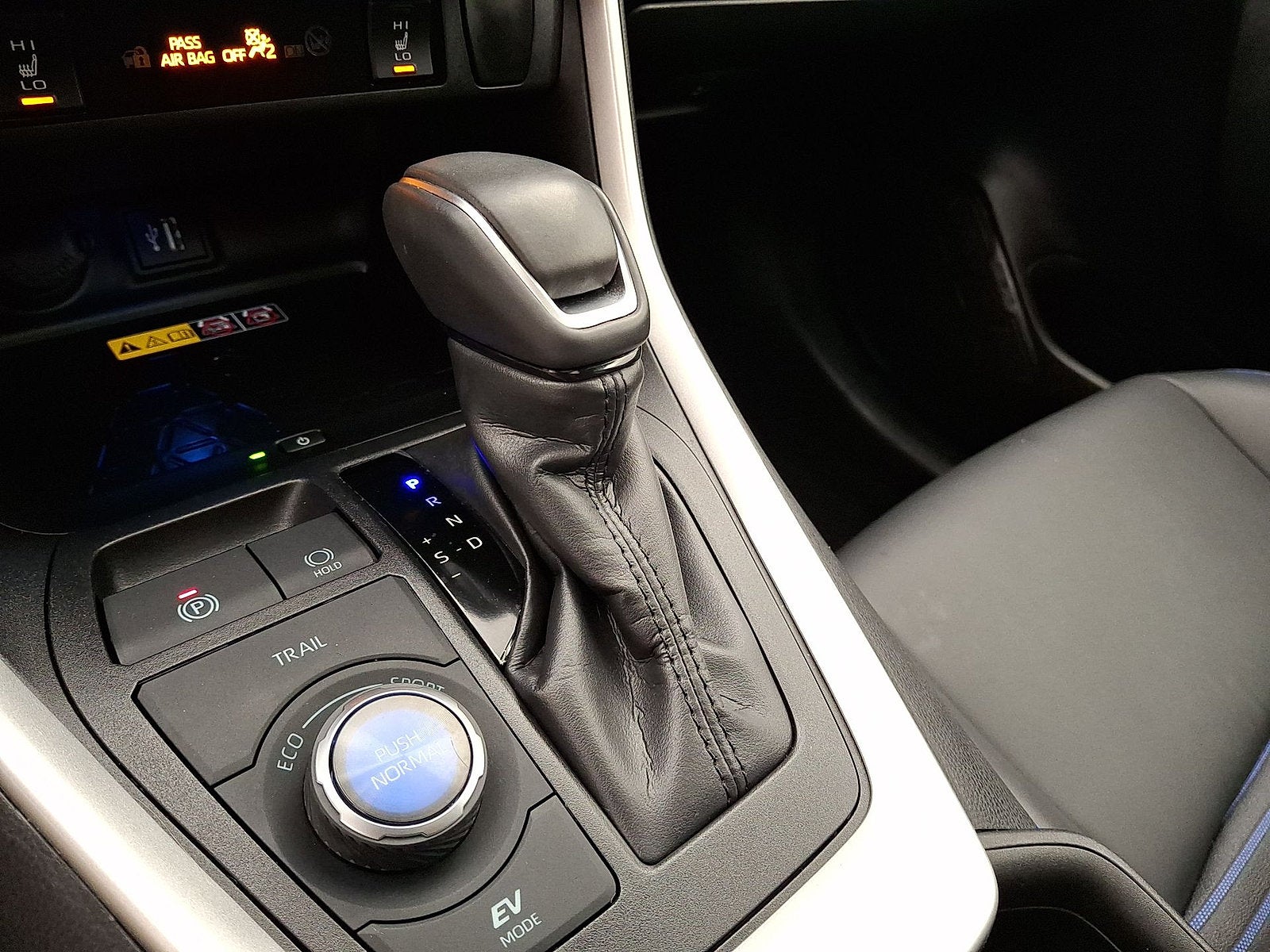 2025 Toyota RAV4 Hybrid XSE