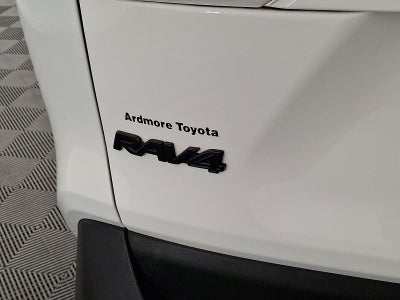 2025 Toyota RAV4 XLE