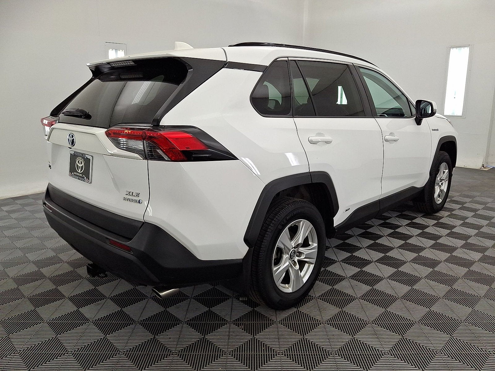 2019 Toyota RAV4 Hybrid XLE