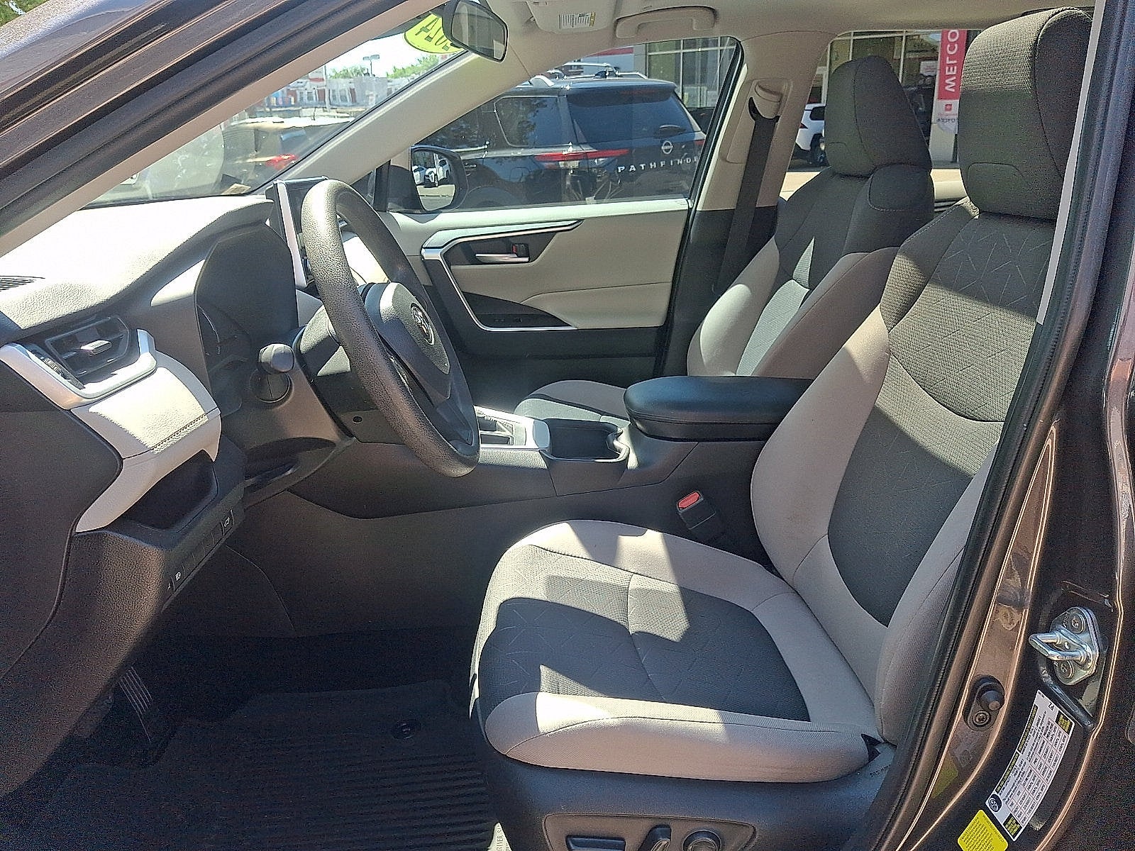 2024 Toyota RAV4 XLE - Photo 13