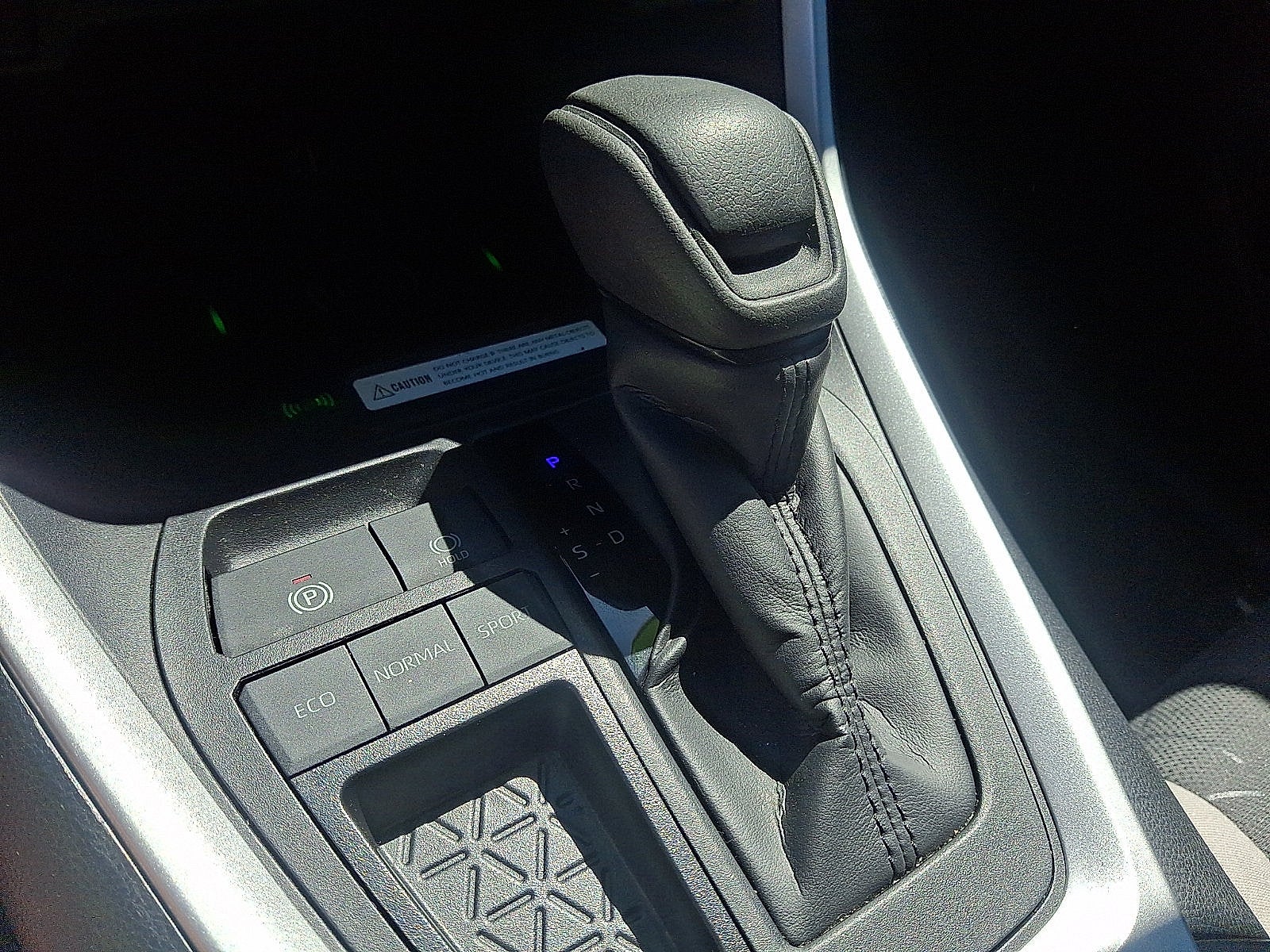 2024 Toyota RAV4 XLE - Photo 15