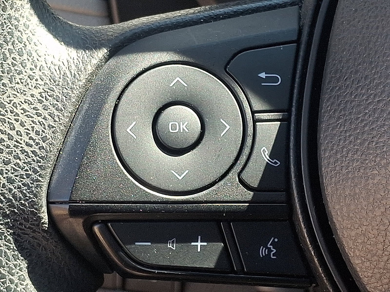 2024 Toyota RAV4 XLE - Photo 22