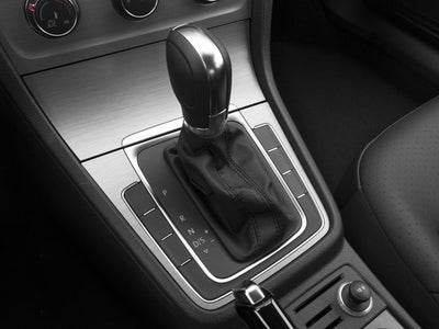 2016 Volkswagen Golf TSI SE