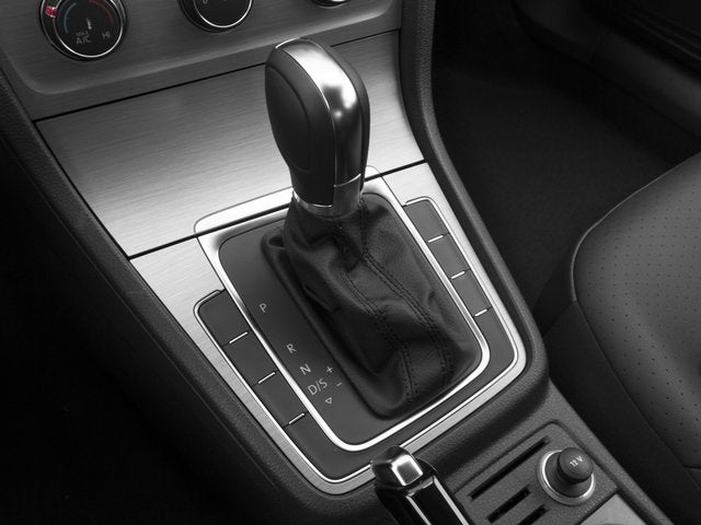 2016 Volkswagen Golf TSI SE