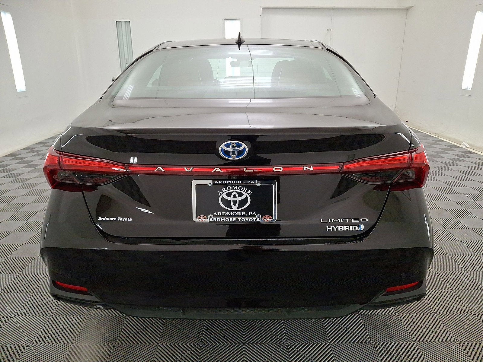 2019 Toyota Avalon Hybrid Limited
