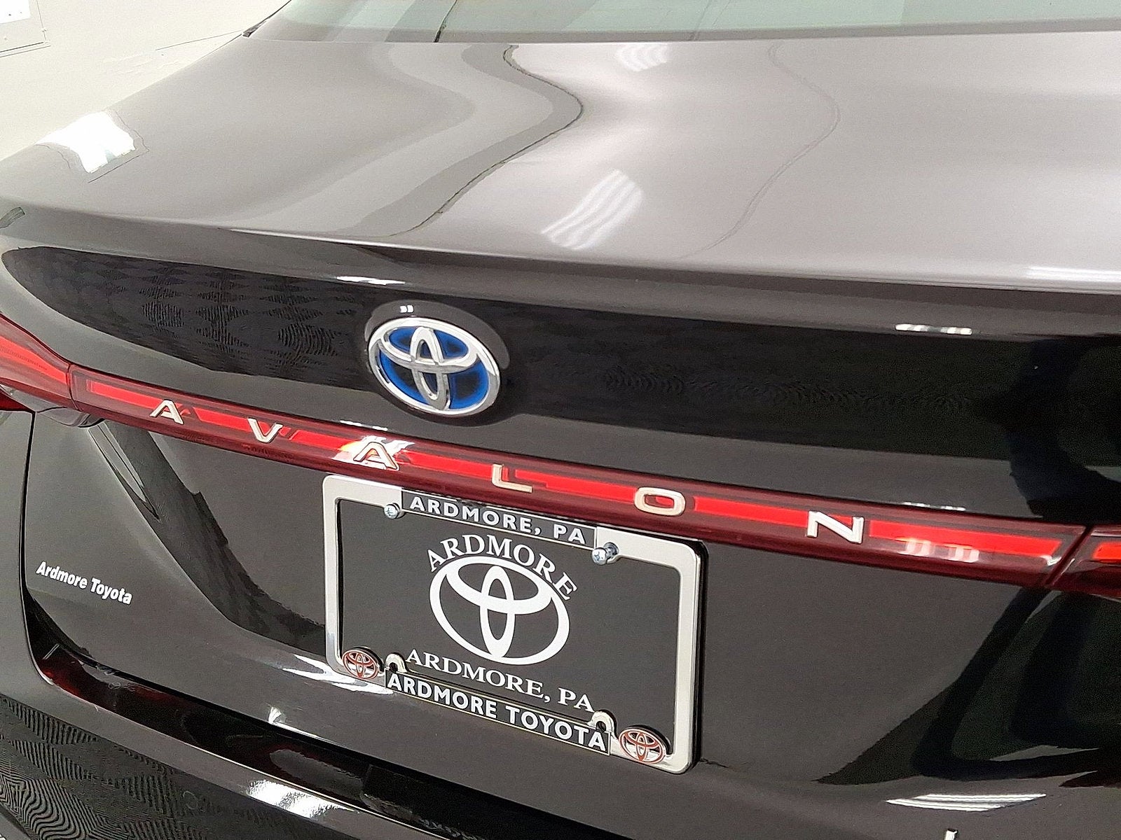 2019 Toyota Avalon Hybrid Limited