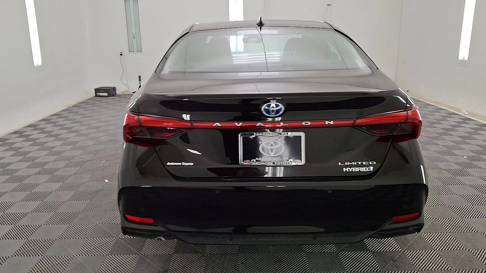 2019 Toyota Avalon Hybrid Limited