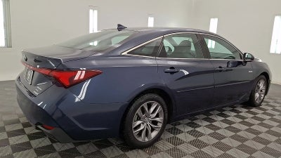 2019 Toyota Avalon Hybrid XLE