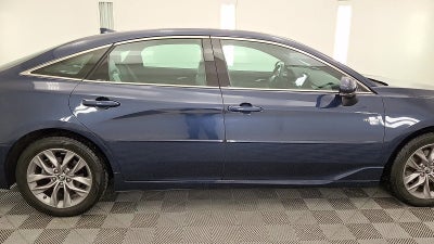 2019 Toyota Avalon Hybrid XLE