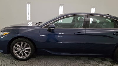 2019 Toyota Avalon Hybrid XLE