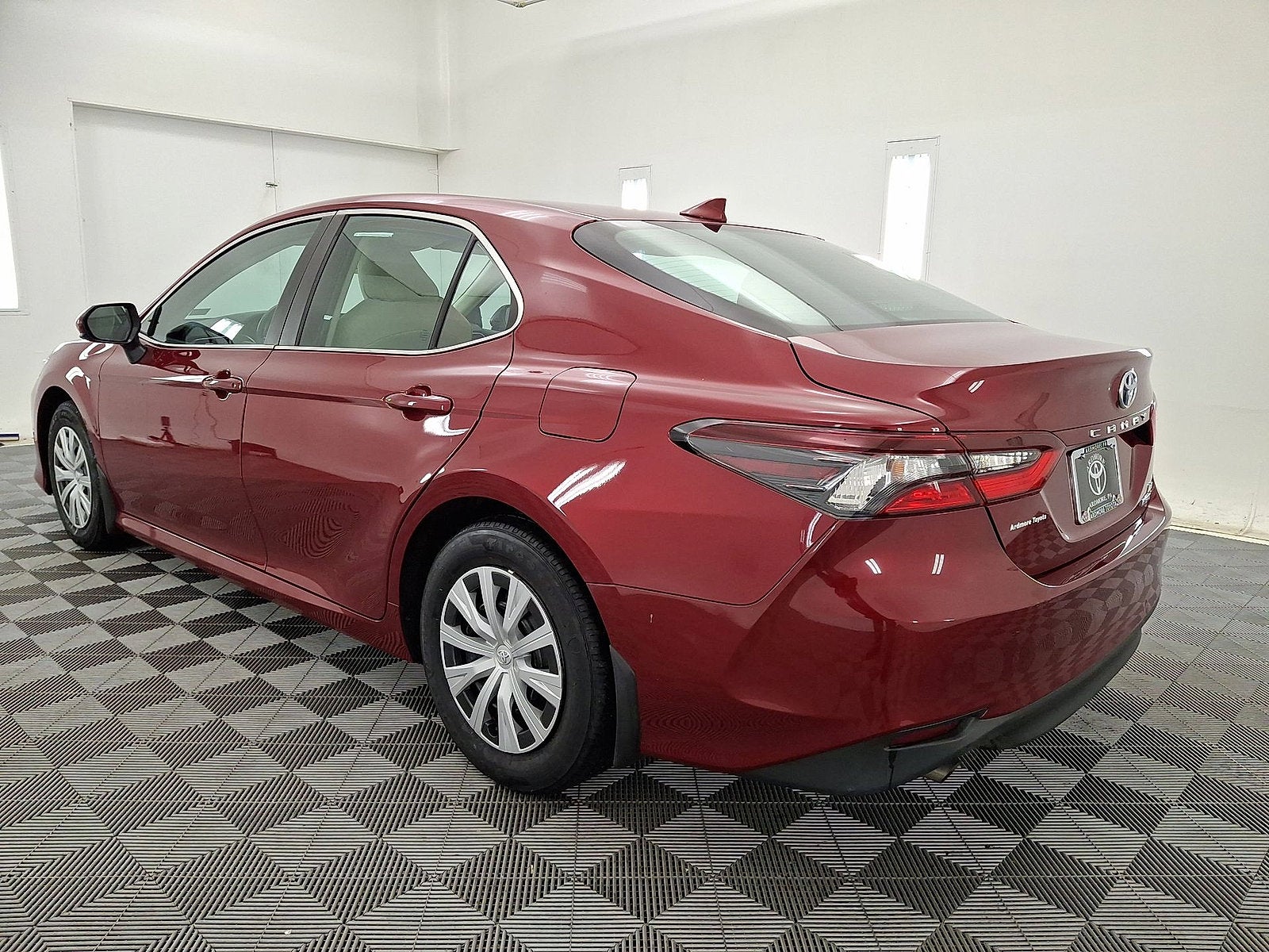 2022 Toyota Camry Hybrid LE