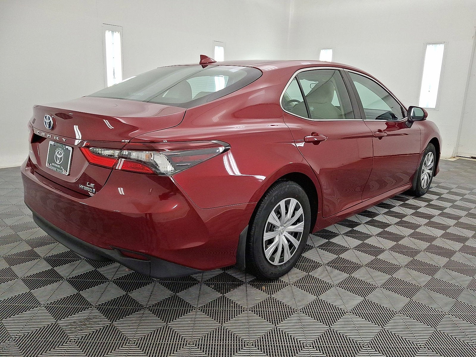 2022 Toyota Camry Hybrid LE