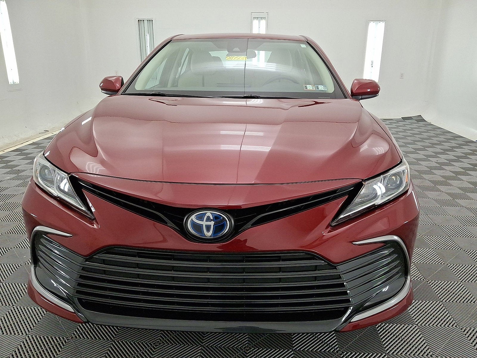 2022 Toyota Camry Hybrid LE