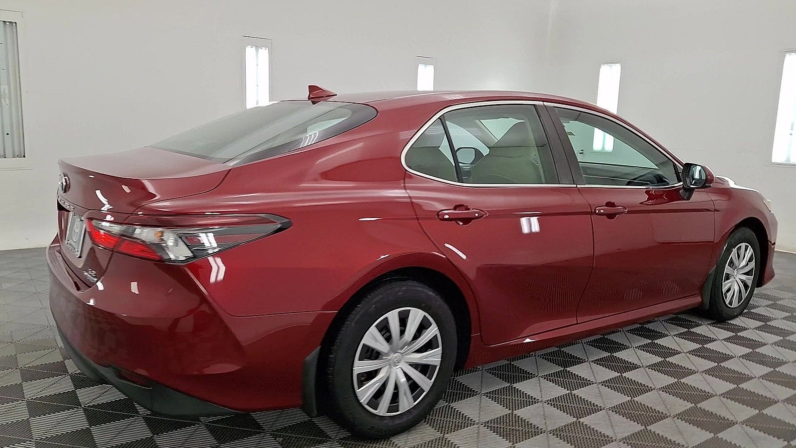 2022 Toyota Camry Hybrid LE