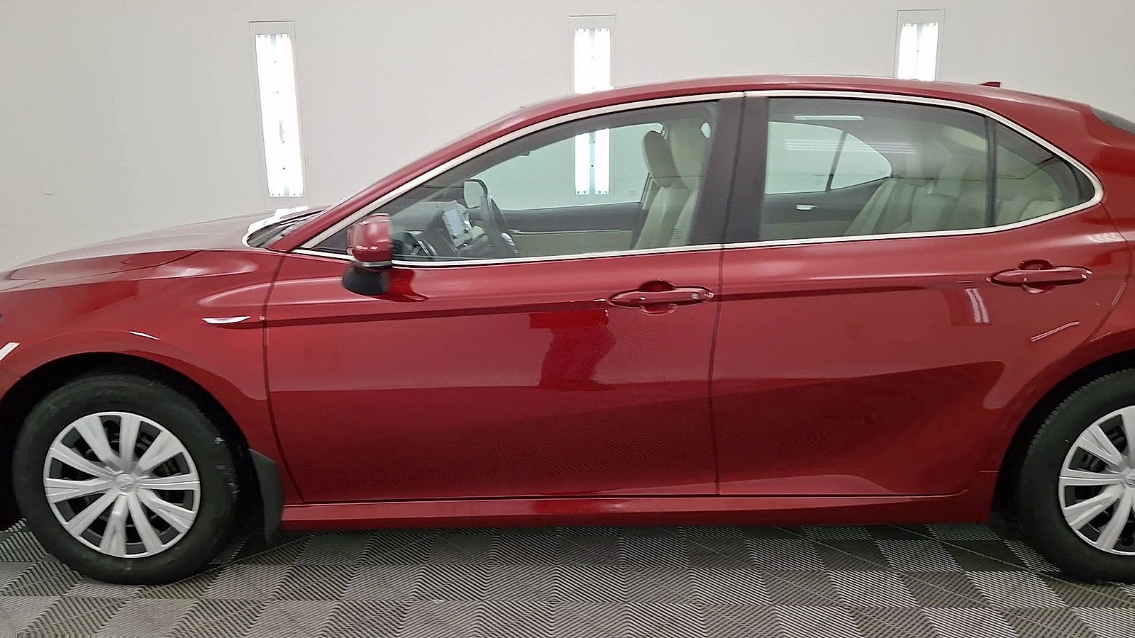 2022 Toyota Camry Hybrid LE