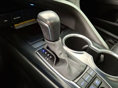 2020 Toyota Camry Hybrid XLE