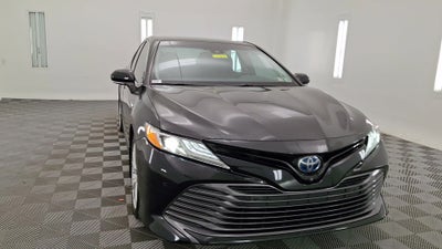 2020 Toyota Camry Hybrid XLE