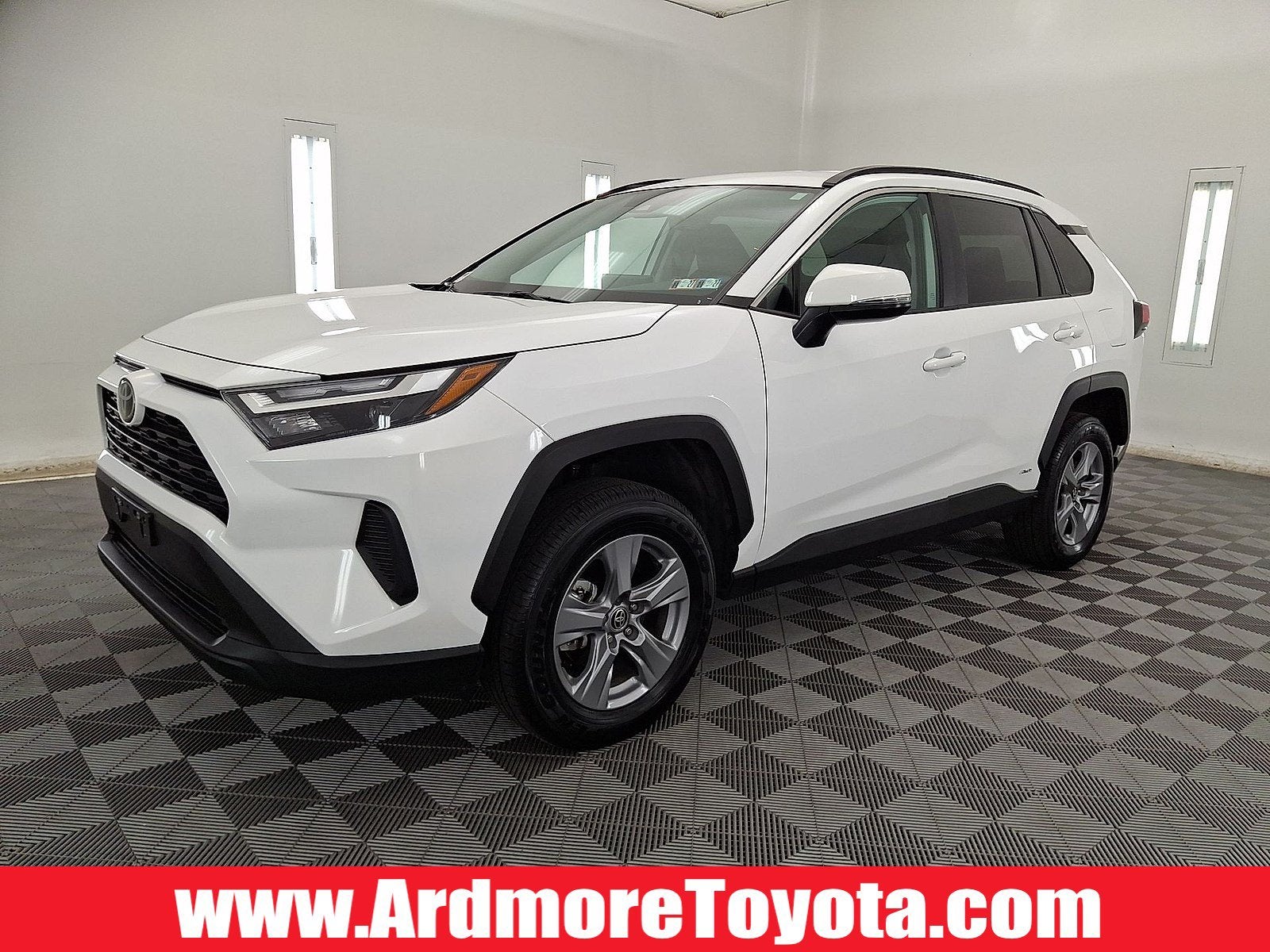 2025 Toyota RAV4 Hybrid XLE