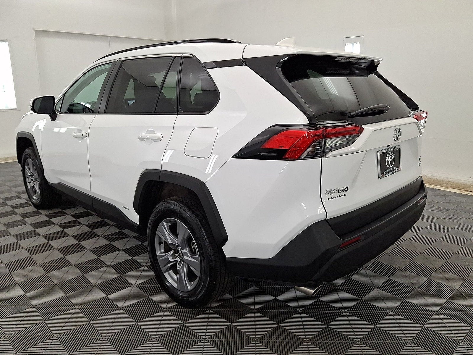 2025 Toyota RAV4 Hybrid XLE