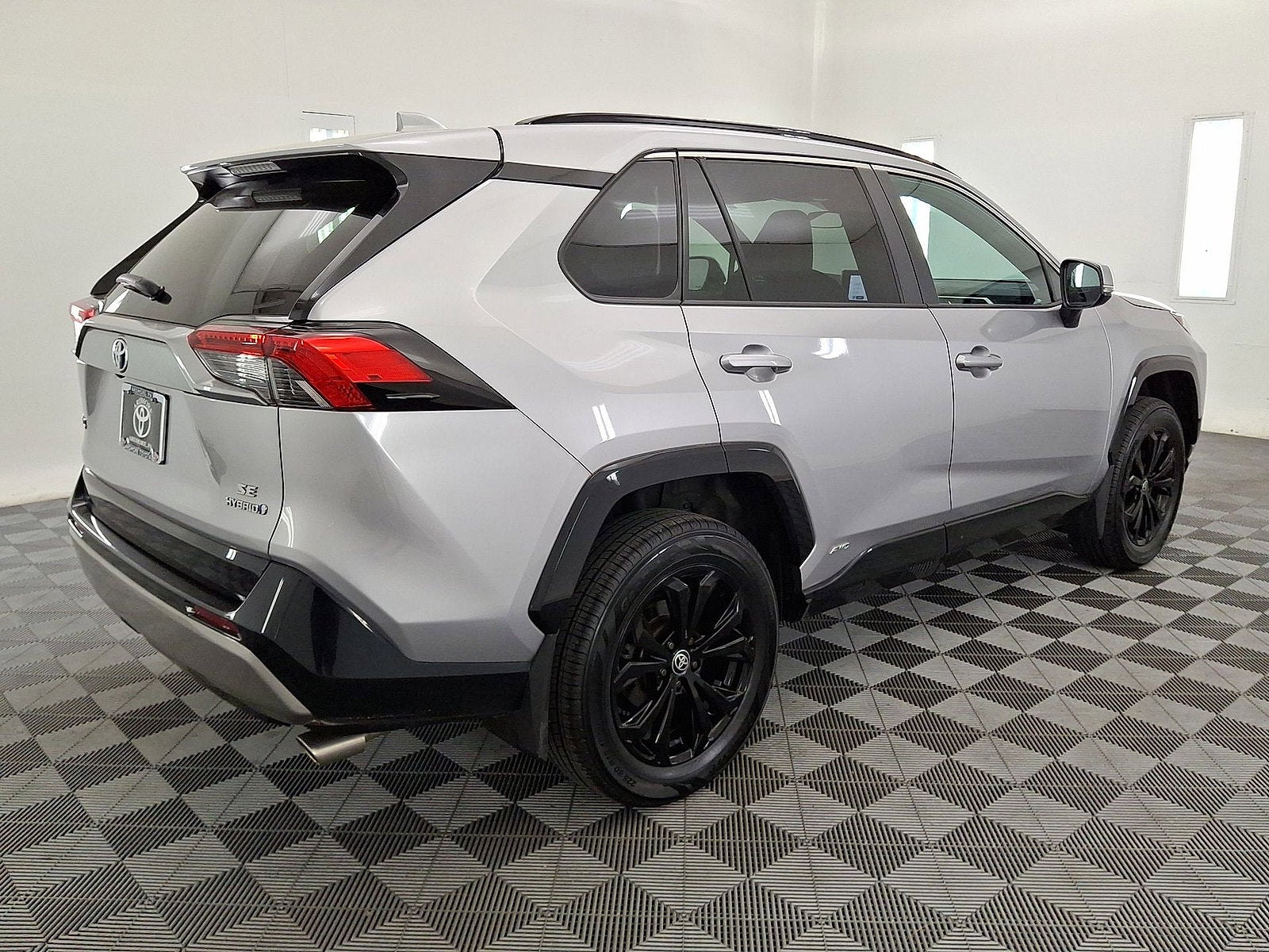 2023 Toyota RAV4 Hybrid SE