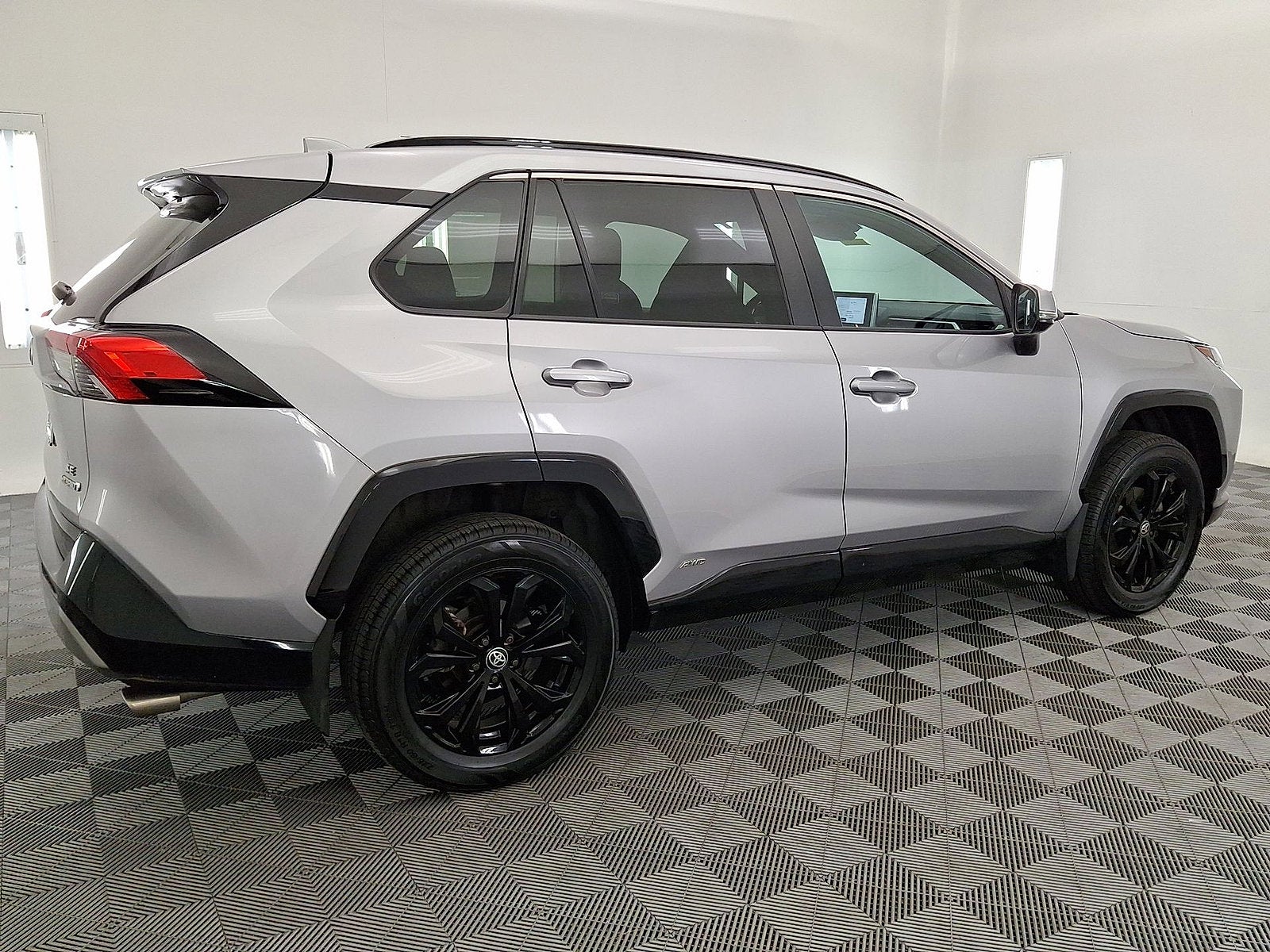 2023 Toyota RAV4 Hybrid SE