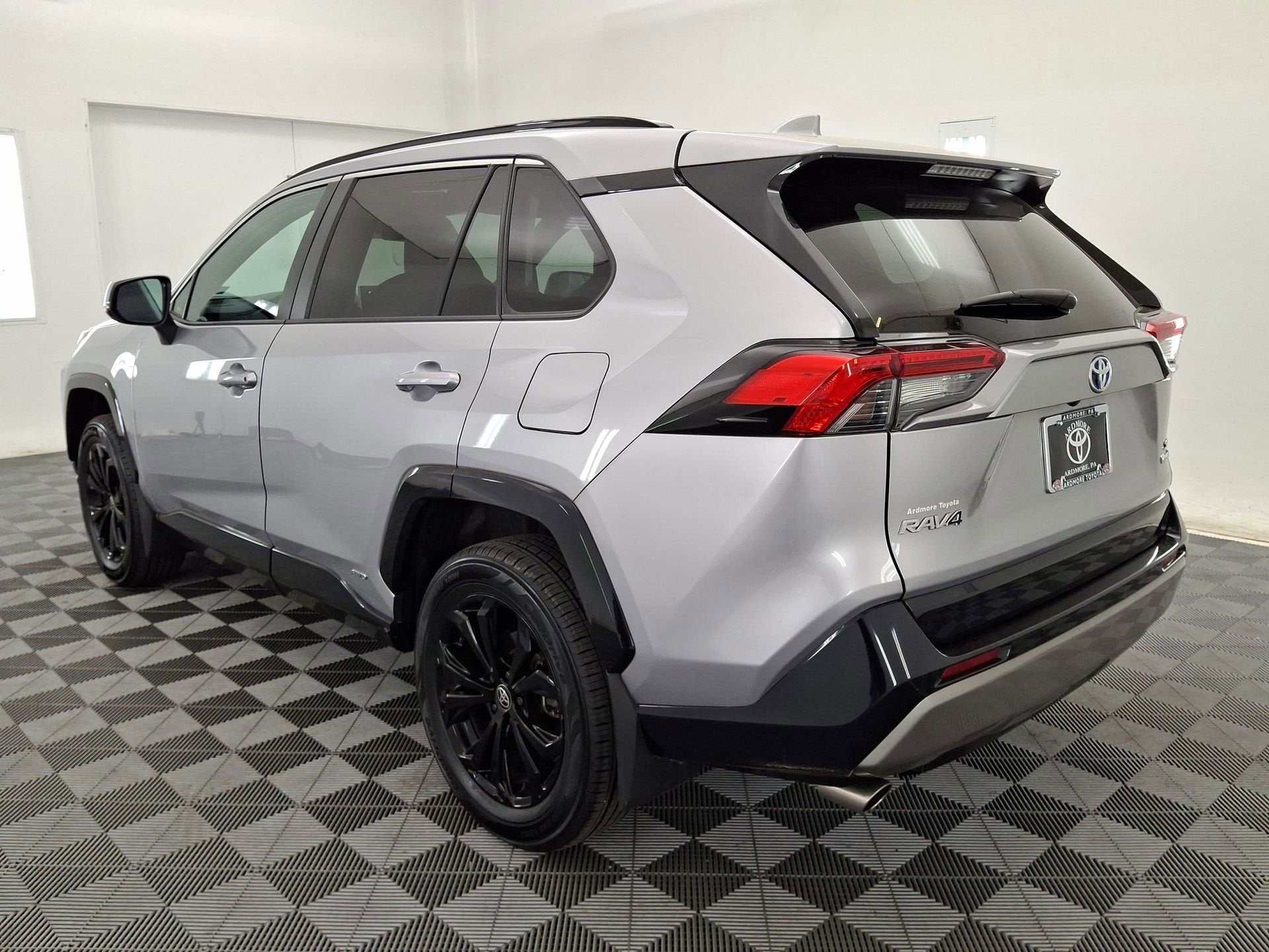 2023 Toyota RAV4 Hybrid SE
