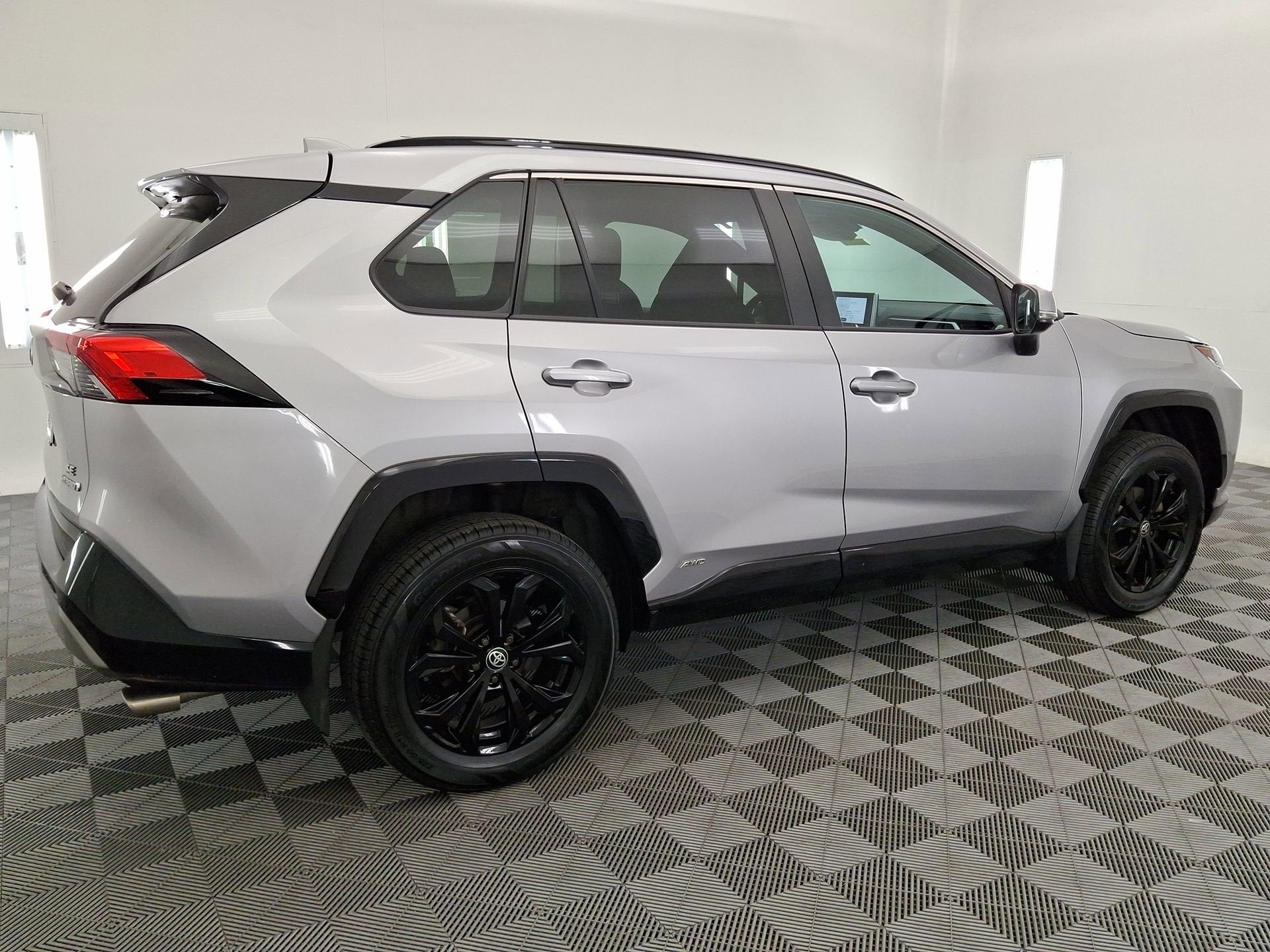 2023 Toyota RAV4 Hybrid SE