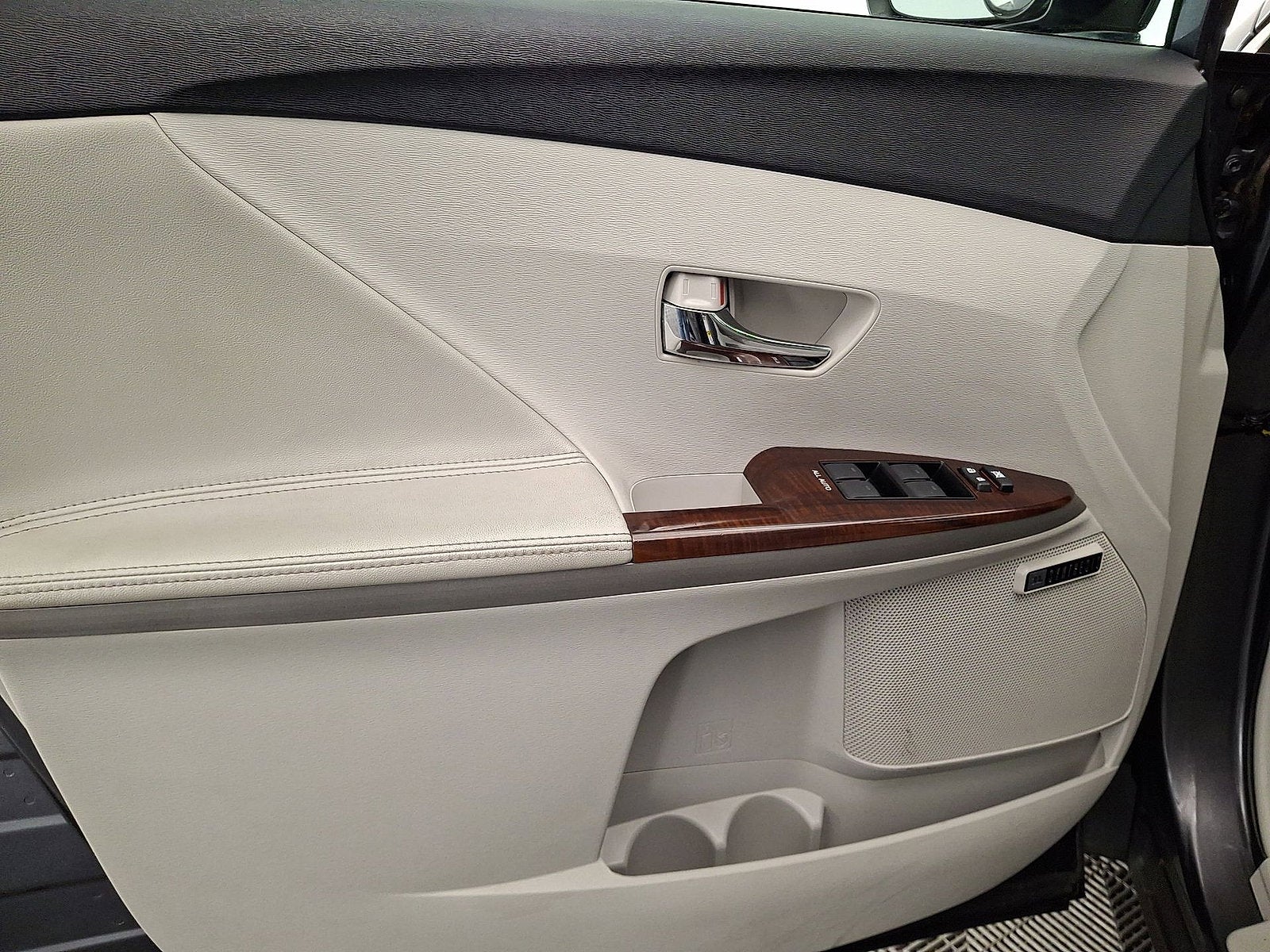 2011 Toyota Venza base with pkgs