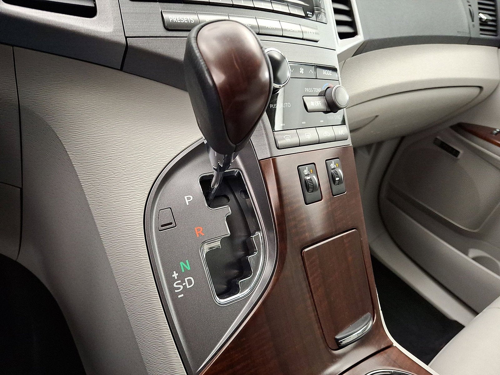 2011 Toyota Venza base with pkgs