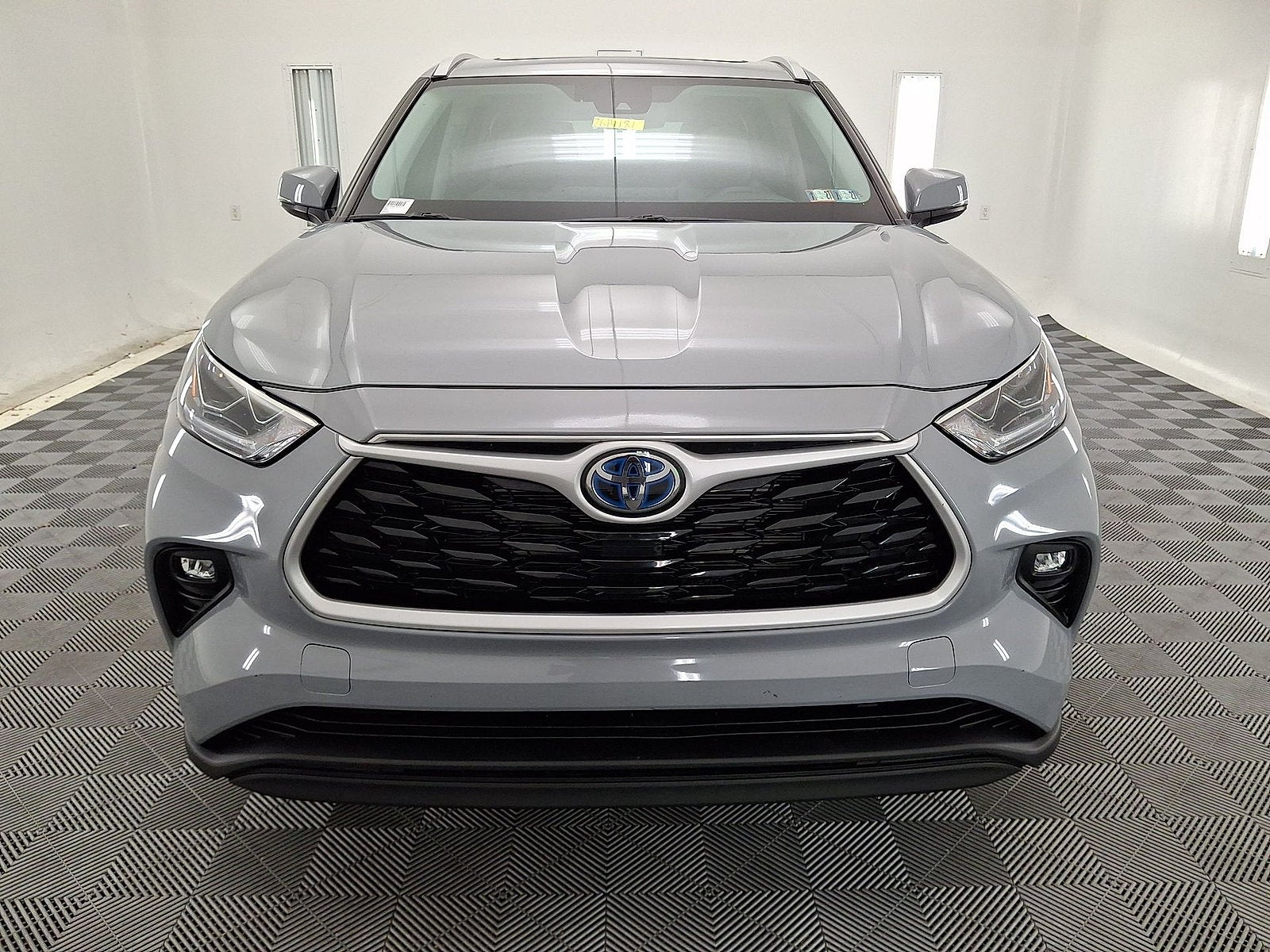 2023 Toyota Highlander Hybrid Bronze Edition
