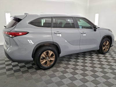 2023 Toyota Highlander Hybrid Bronze Edition