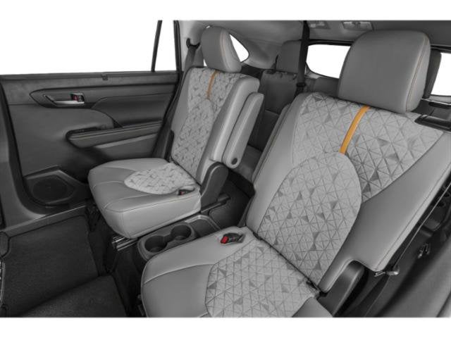2023 Toyota Highlander Hybrid Bronze Edition