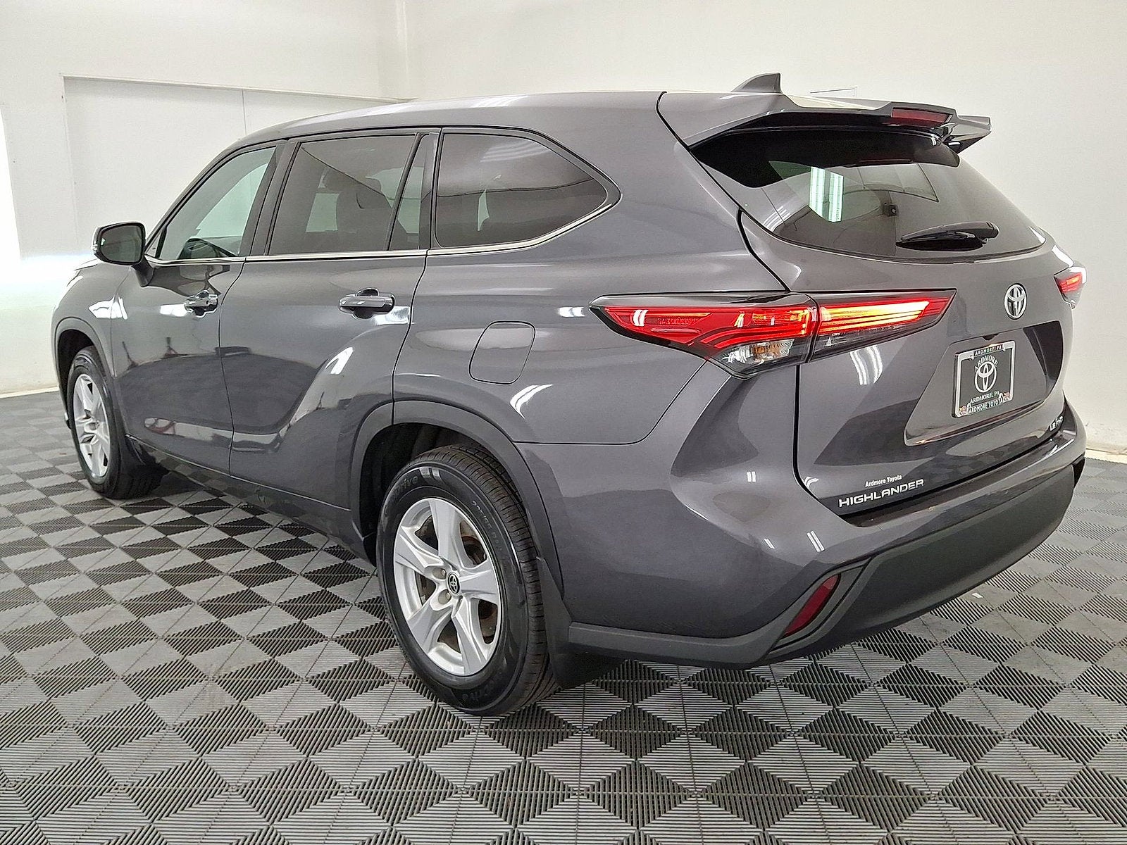 2022 Toyota Highlander LE