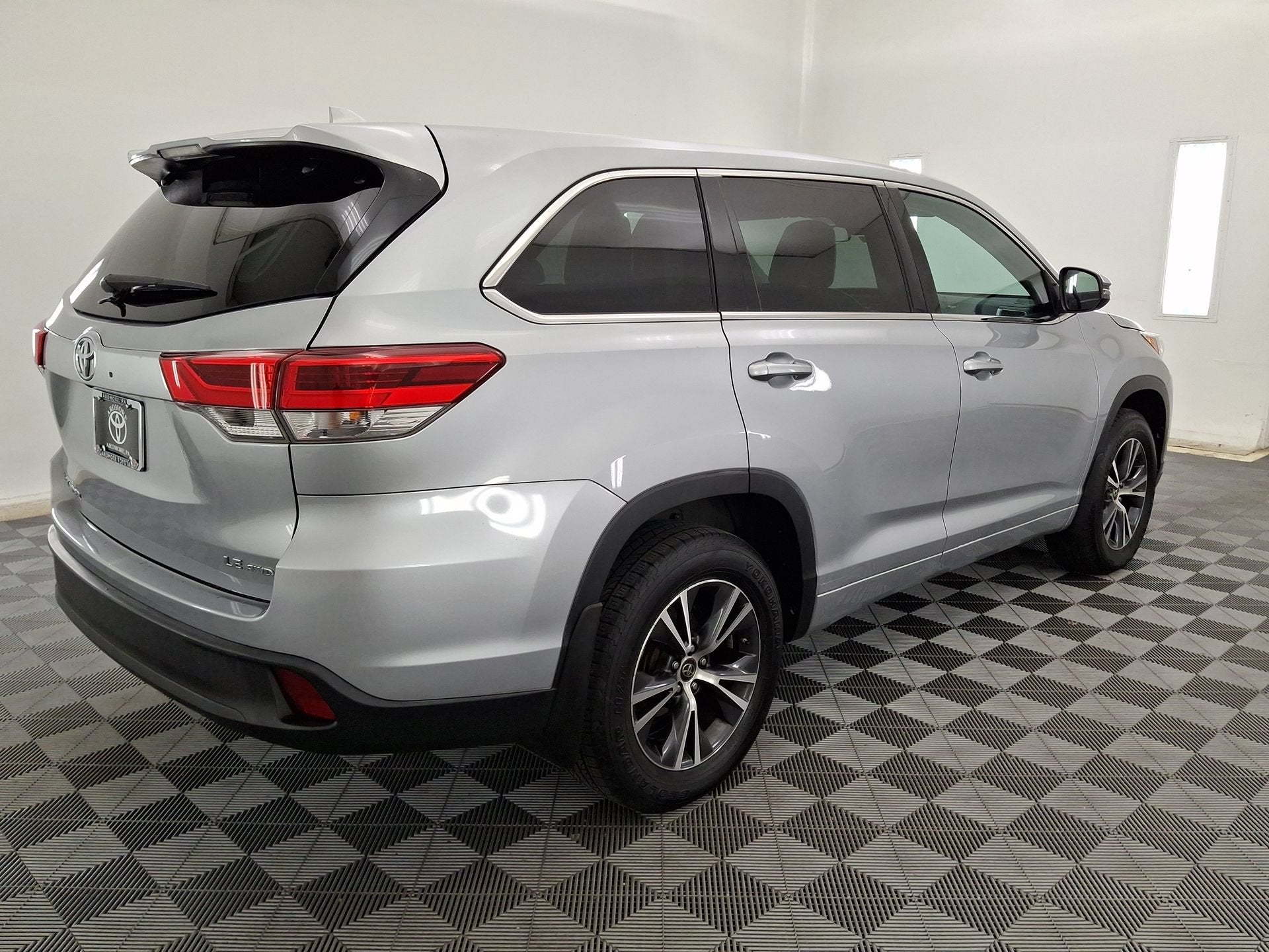 2017 Toyota Highlander LE