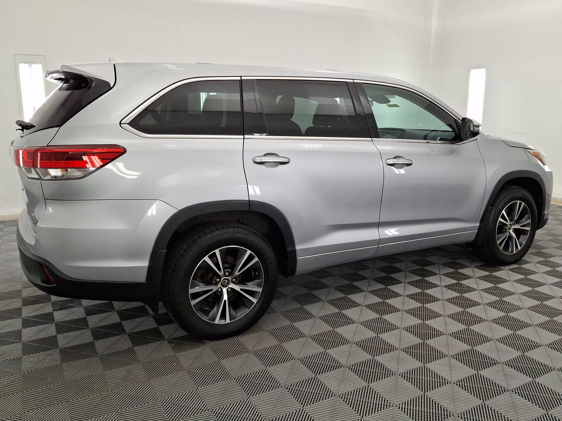 2017 Toyota Highlander LE
