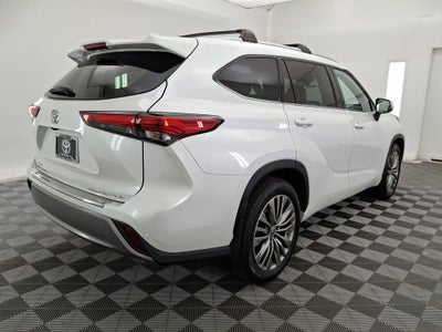 2022 Toyota Highlander Platinum