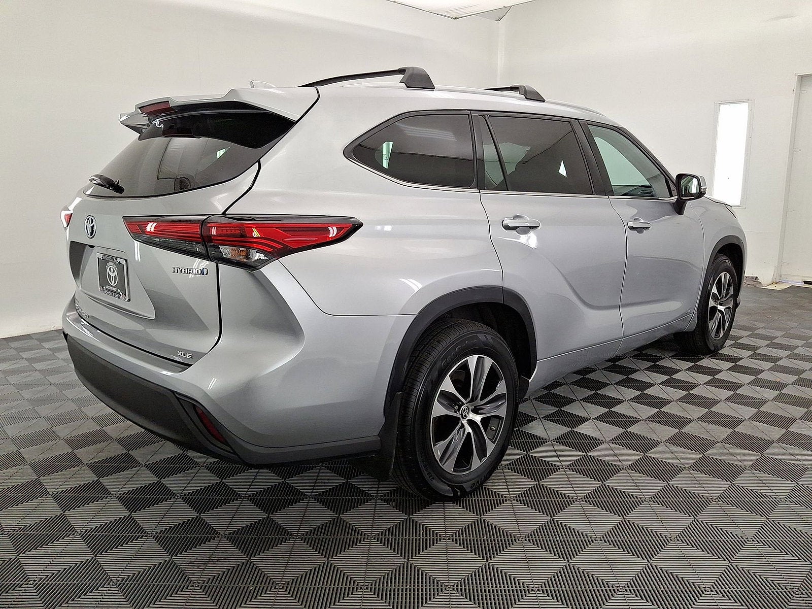 2022 Toyota Highlander Hybrid XLE