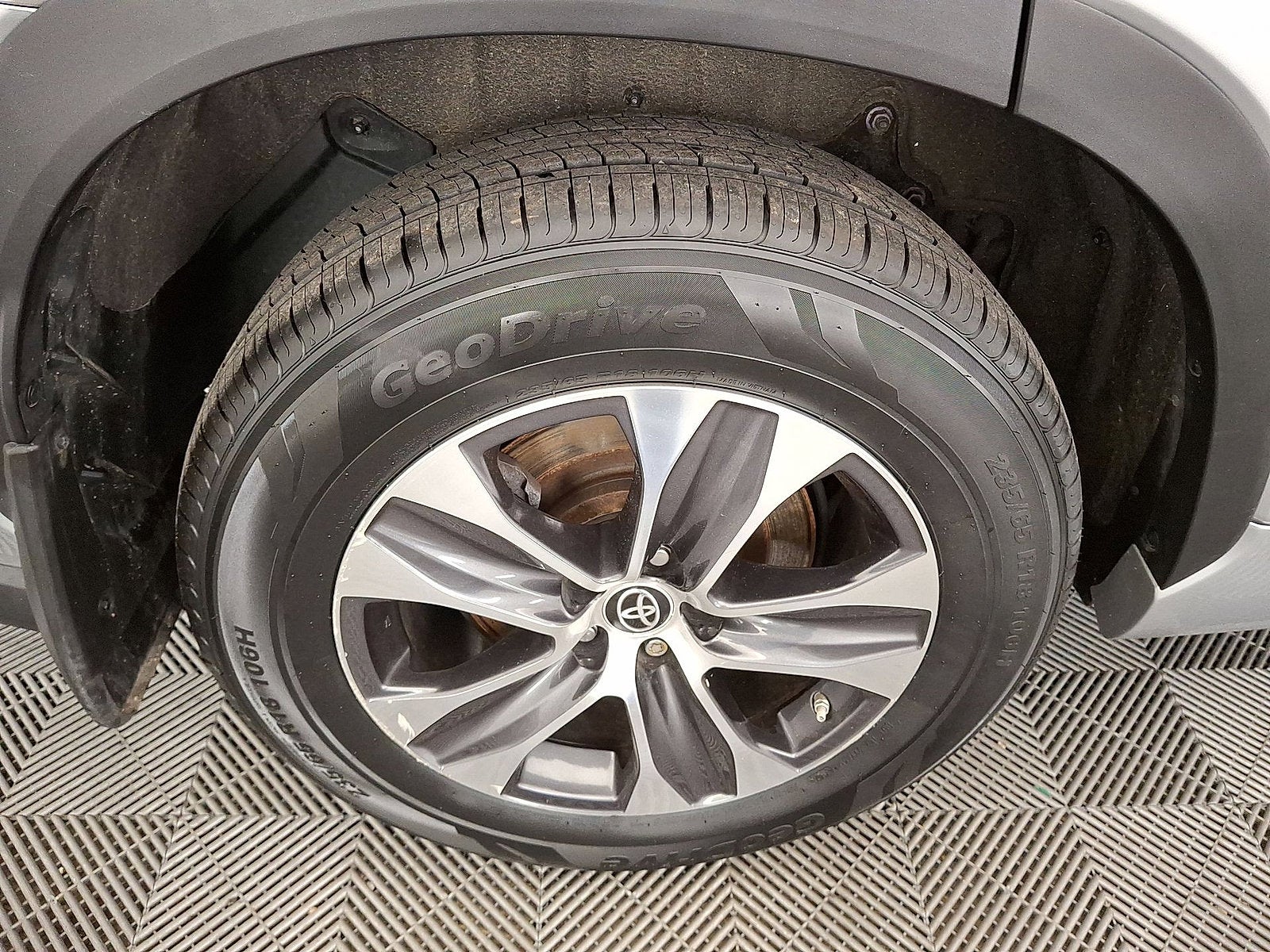 2022 Toyota Highlander Hybrid XLE