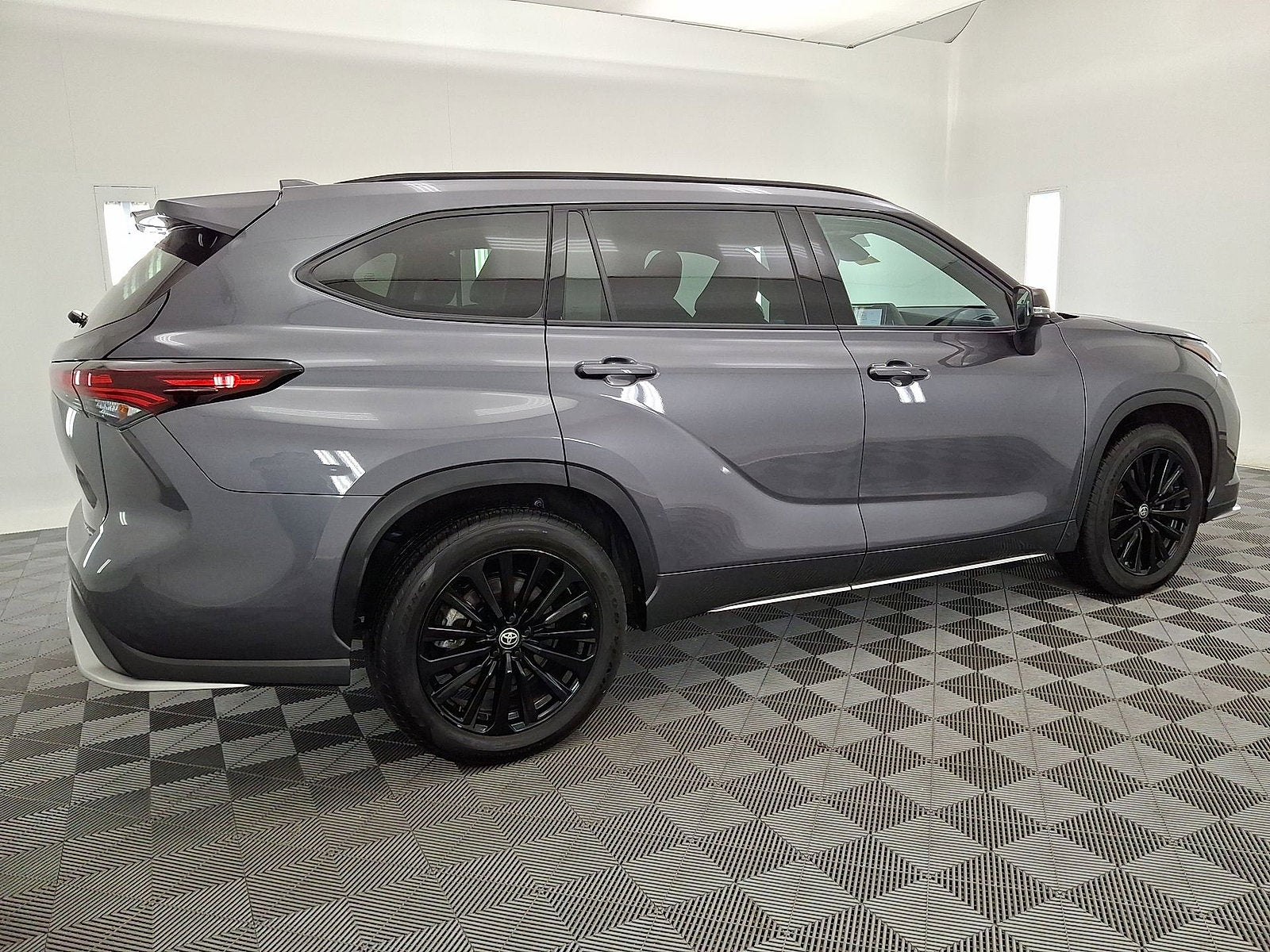 2025 Toyota Highlander XSE