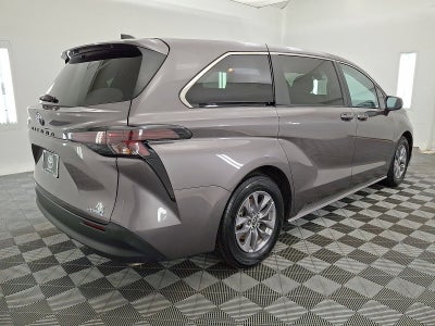 2024 Toyota Sienna LE