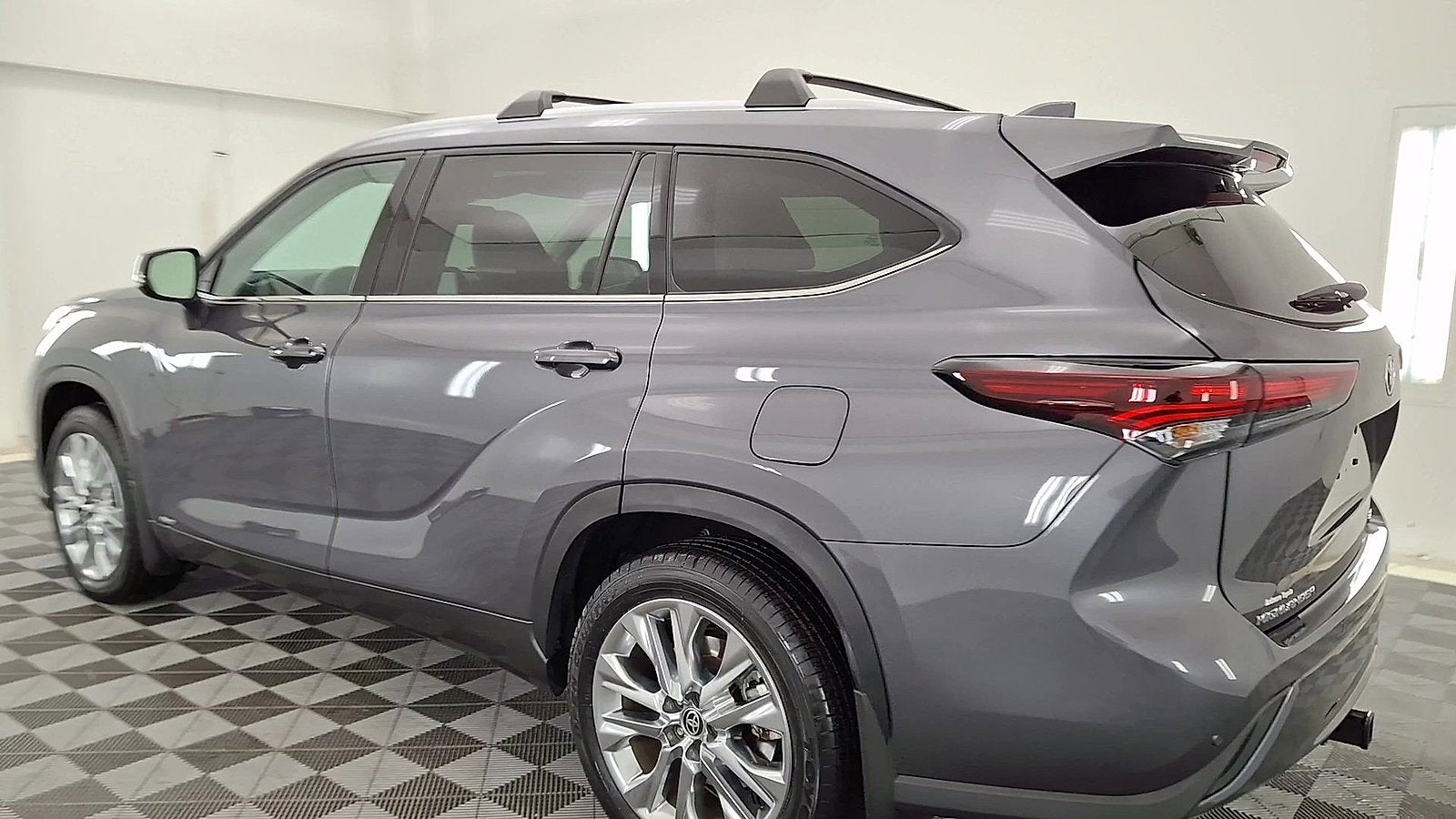 2024 Toyota Highlander Hybrid Limited