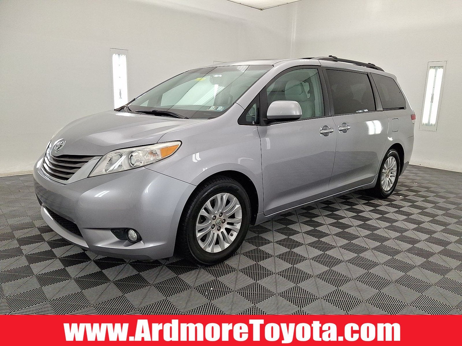2012 Toyota Sienna XLE