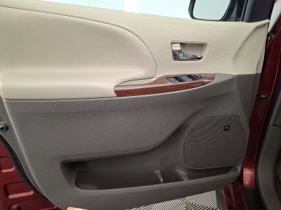 2012 Toyota Sienna XLE