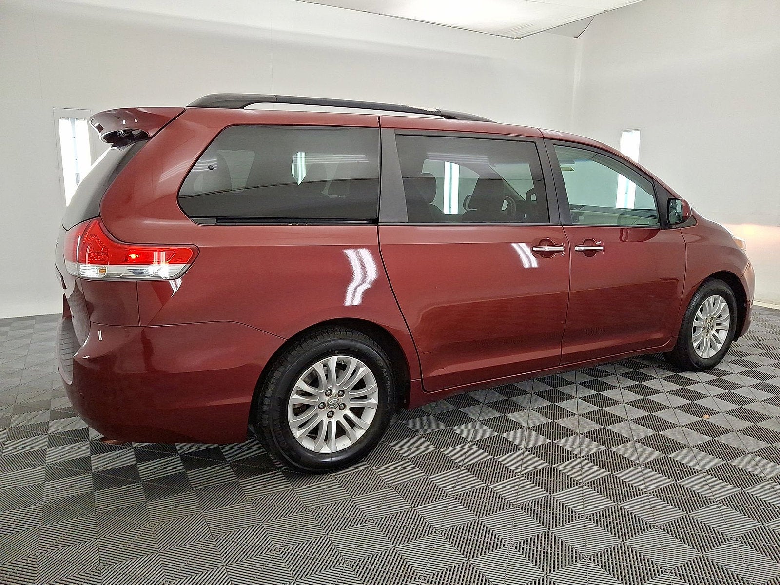 2012 Toyota Sienna XLE