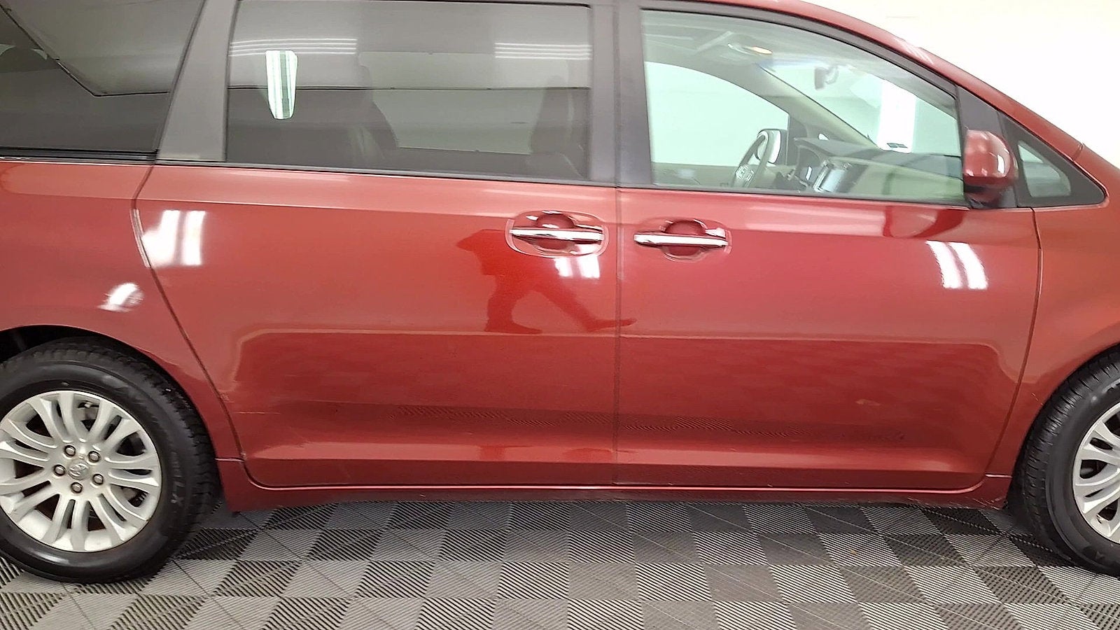 2012 Toyota Sienna XLE