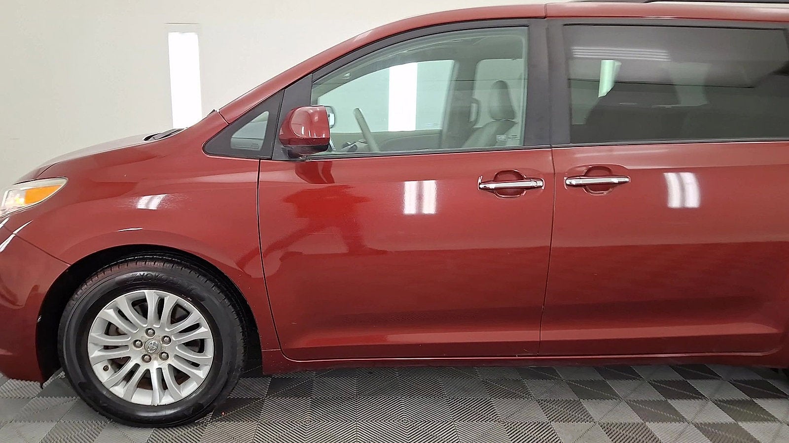 2012 Toyota Sienna XLE